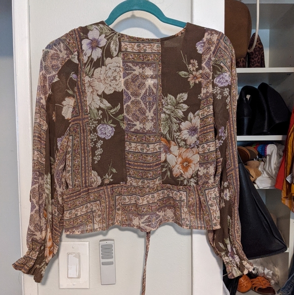 American Eagle blouse cropped small - Picture 3 of 3